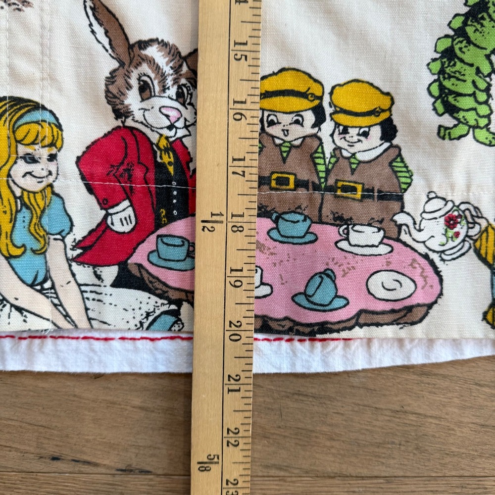 Whimsical Alice in Wonderland Print Button Up Shirt Women's Cream Short Sleeve M - Picture 5 of 8